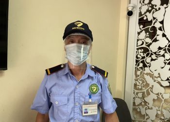 Kính chắn giọt bắn – Bảo vệ nhân viên và bảo vệ cộng đồng