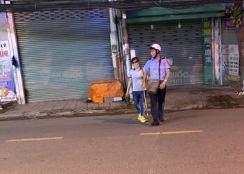 Đong Đầy Tình Thương, Soi Sáng Hạnh Phúc